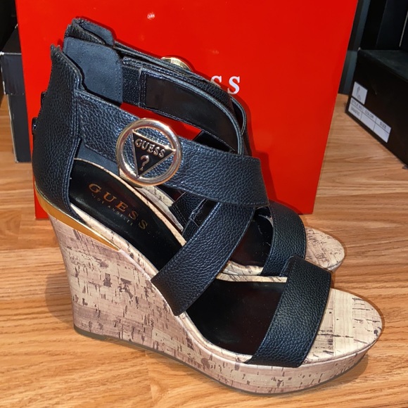 🖤💛GUESS💛🖤⭐️AUTHENTIC ⭐️ - Picture 6 of 11